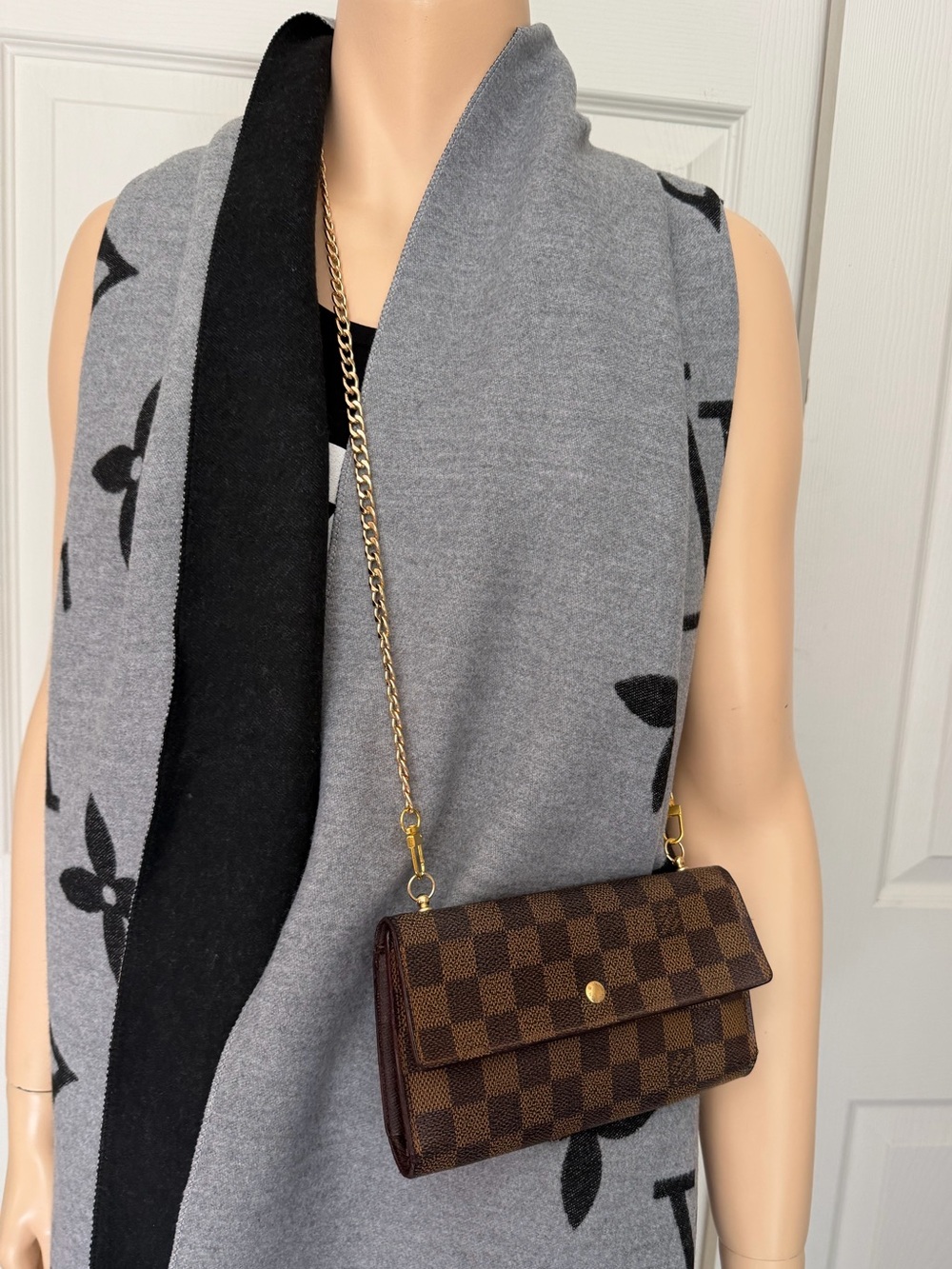 Louis Vuitton Damier Ebene Long Wallet on Chain - Picture 4 of 16